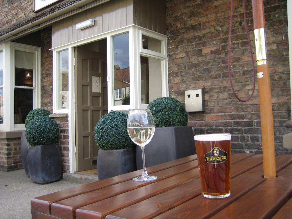 The George Country Inn, Wath Wath  Kültér fotó